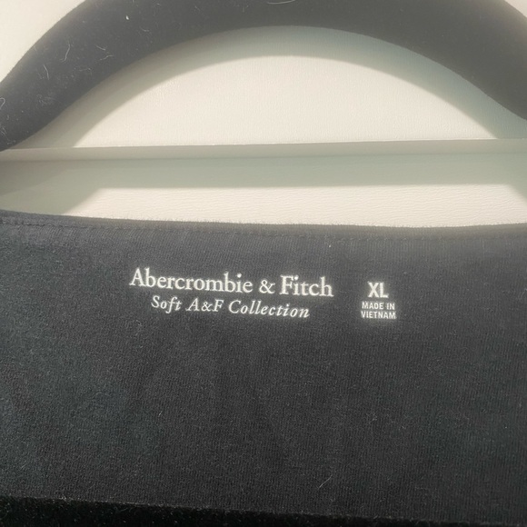 Abercrombie & Fitch button down sleeveless bodysuit - Picture 4 of 5